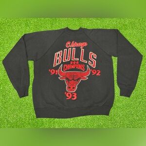 Vintage Chicago Bulls Sweatshirt Sweater S. Large NBA Champions 91, 92, 93 Hanes